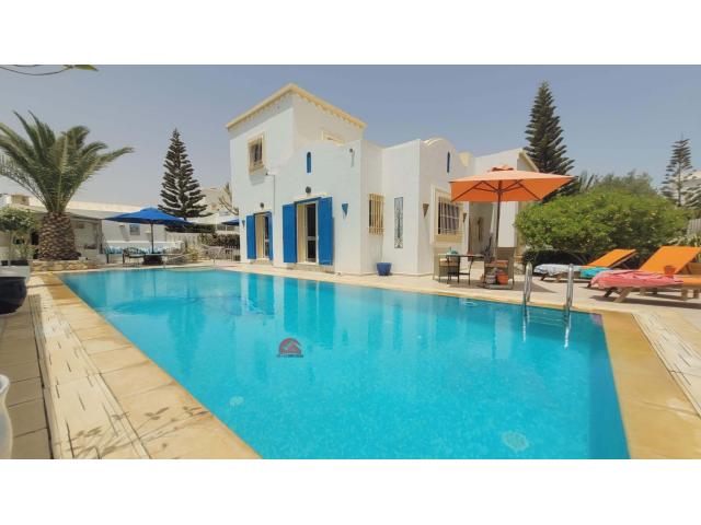 BELLE VILLA AVEC PISCINE PRIVÉE ZONE TOURISTIQUE DJERBA