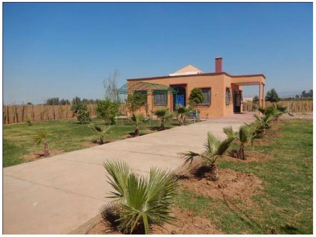 BELLE VILLA DE 450 M² AVEC BEAU JARDIN