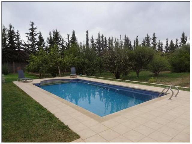 Belle villa meublée avec jardin et piscine