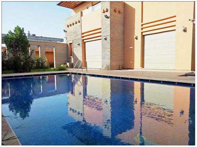 Belle villa style moderne de 3ch vc piscine sr la Rte d Ourika