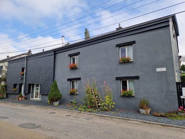 BERTRIX/ORGEO : Spacieuse et charmante maison avec terrasses et jardin, …