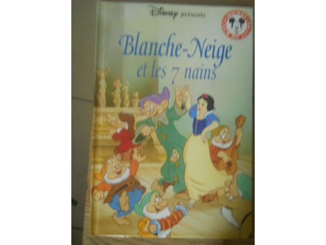 Photo Blanche-neige et les 7 nains - Club du LIvre Mickey - DISNEY image 1/1