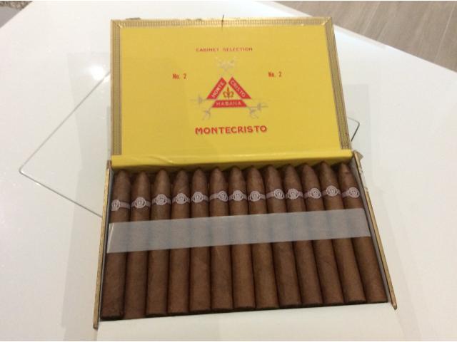 Boîte de 25 cigares MONTECRISTO n°2