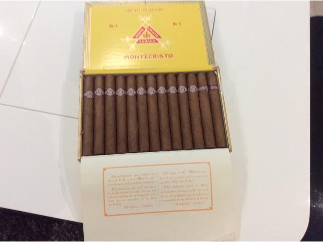 Boîte de 25 cigares MONTECRISTO N°4