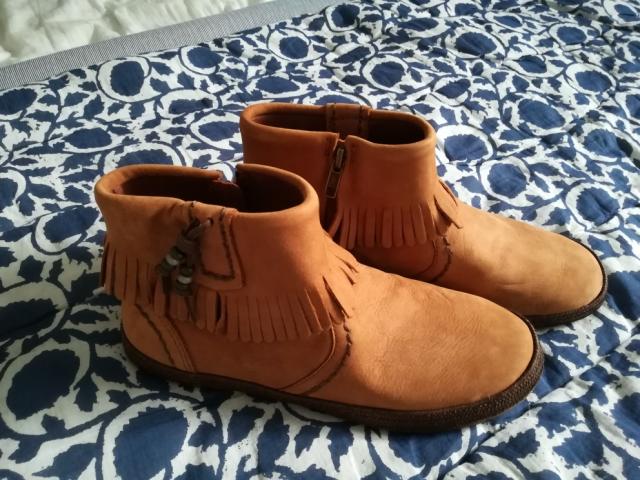 Boots UGG Tiana femme coloris marron Pointure 38 (USA 7)