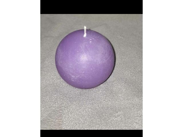 Bougie violette ronde neuve