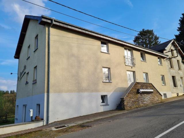 Bouillon : agréable appartement, 2 chambres, à louer.