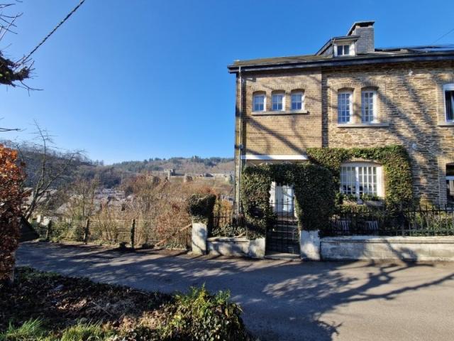 Bouillon : Magnifique maison avec jardin, 3ch, vue imprenable sur le château fort.