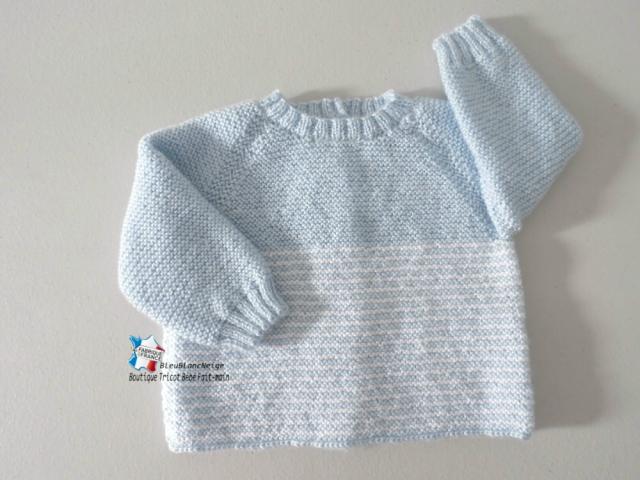 Photo Brassière tricot bébé manches raglan Bleue et blanc layette tricotée main image 1/5