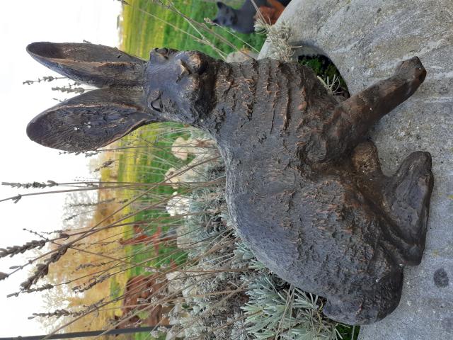 BRONZE ANIMALIER (le lièvre assis)