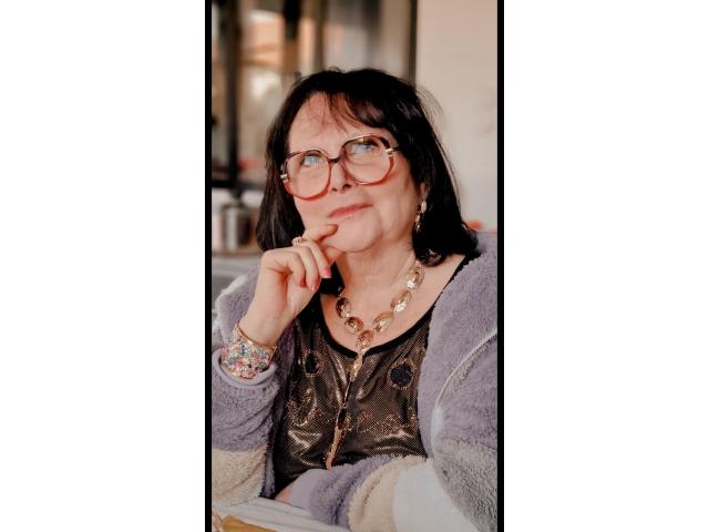 Cabinet de voyance carole. Recommandé 30 ans guide petit paumé tel 0620312517
