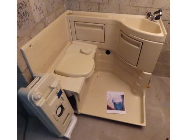 Cabinet Toilette Complet Camping-Car prix négociable