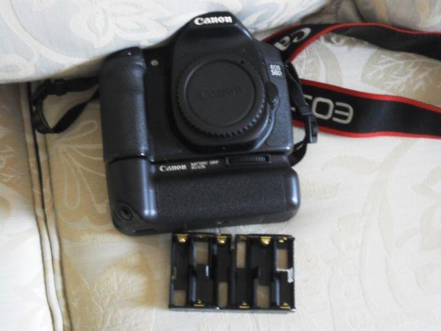 Canon 50D avec batterie grip, lentille et sac