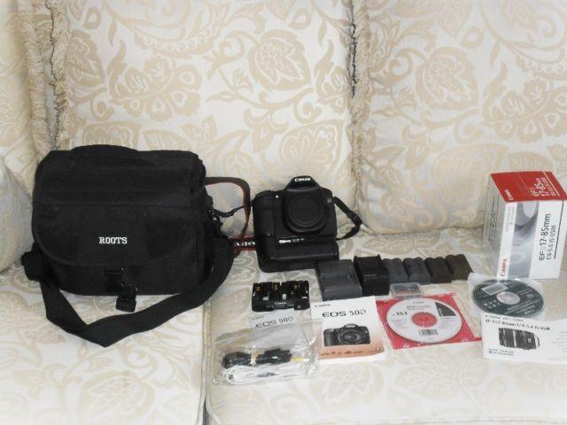 Canon 50D avec batterie grip, lentille et sac de transport