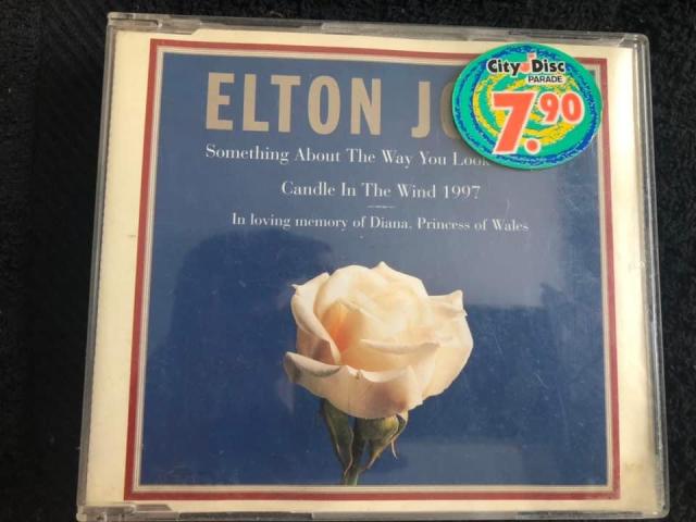 Photo CD Elton John image 1/2