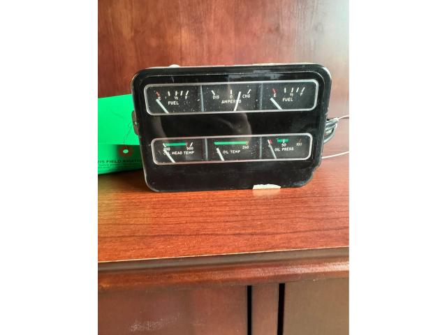 Cessna engine gauges
