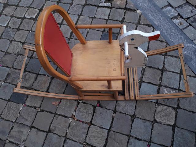 chaise , basculent et chaise percée )
