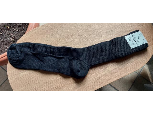 Chaussettes fines noires 75 % laine + 25% polyamide