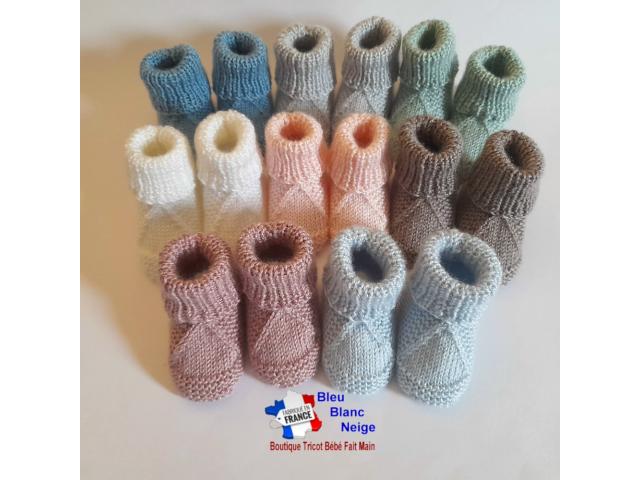 Chaussons TRIANGLE tricotés main layette bébé