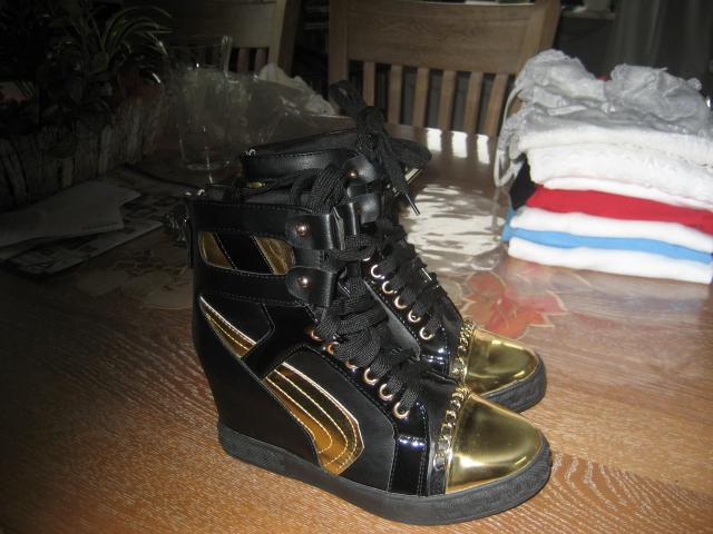 Photo CHAUSSURE A VENDRE image 1/1