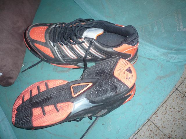 Photo chaussures de sport de marque ADIDAS (47) image 1/3
