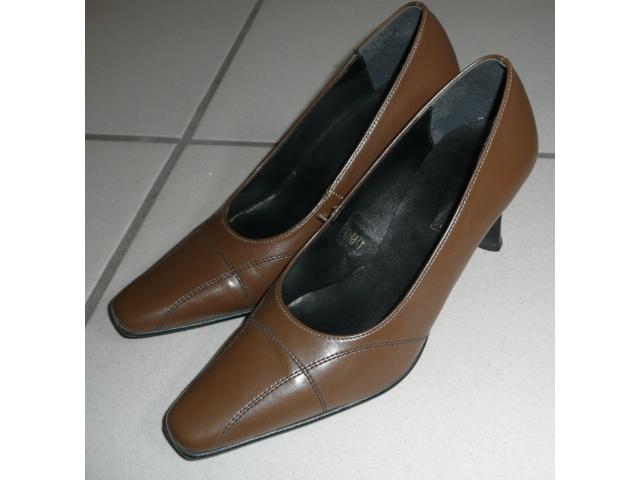 Photo CHAUSSURES femme taille 37 image 1/2