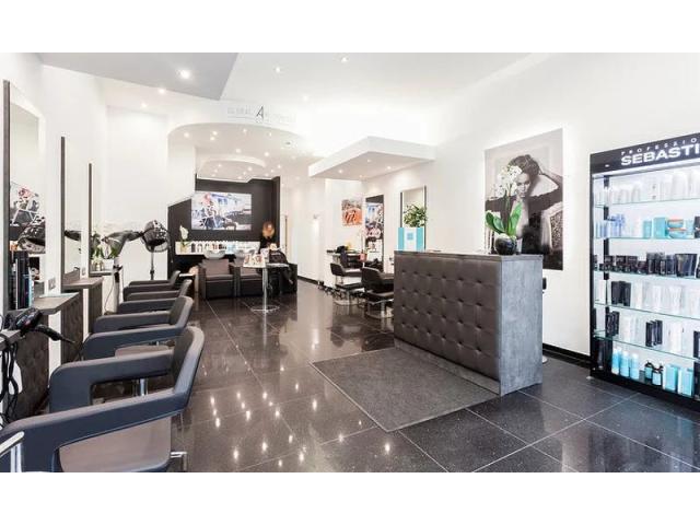 Coiffeur coiffeuse free- lance