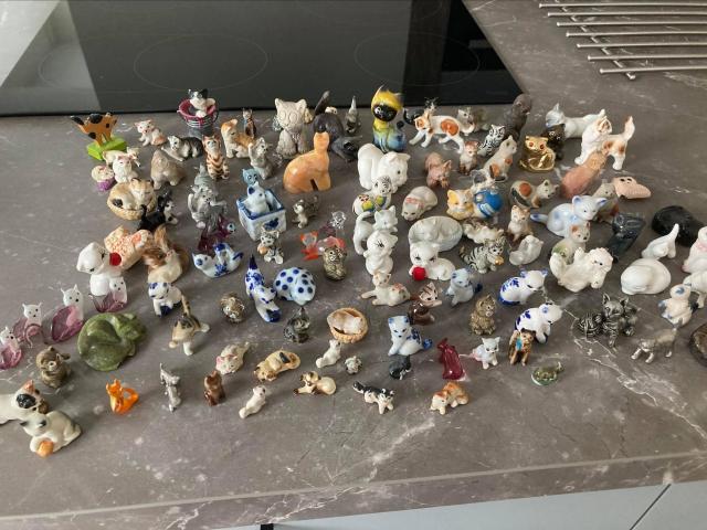 Collection figurines chats
