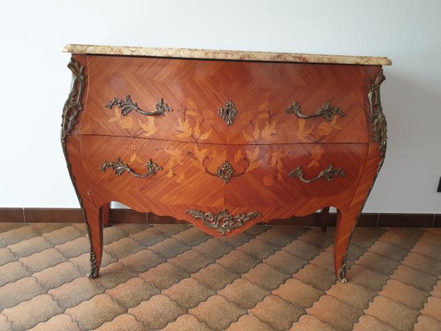 Commode ancienne signée
