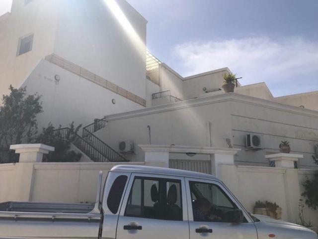 Complexe habitation Haut Standing (Villa + 6 Appartements et Un studio) Ben Arous  à Tunisie