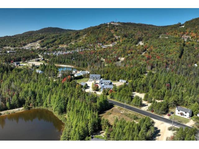 Condo 5 1/2 clé en main et meublé à 900 m de Val Saint-Côme