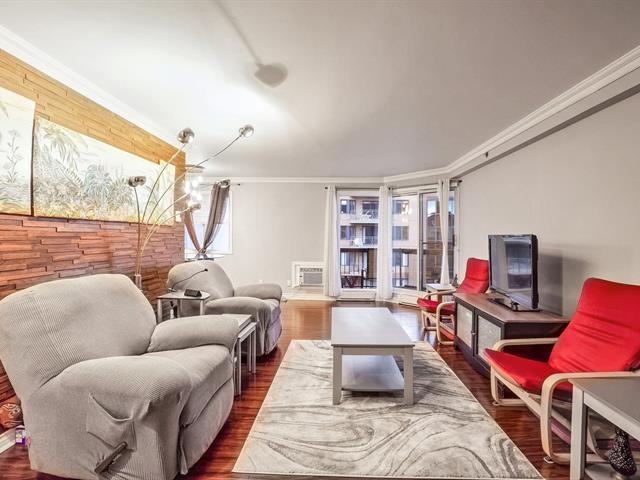 Condo moderne 9e étage vue imprenable sur l'eau (Pierrefonds, Quebec)