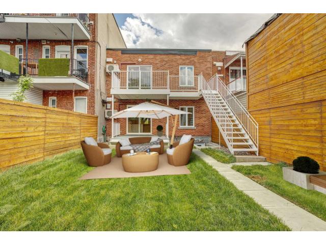 Condo rénové 2 chambres avec cour clôturée Petite-Patrie Montréal (Quebec)