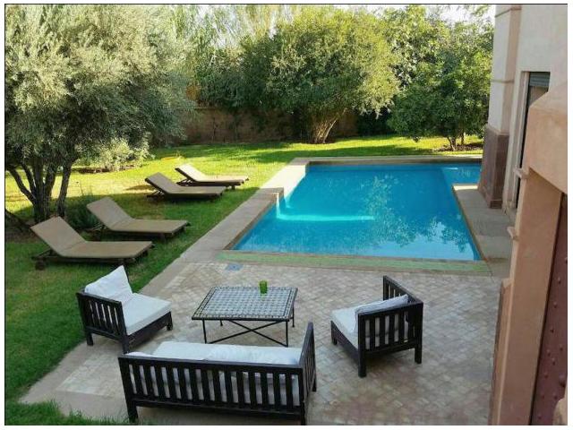 Coquette villa avec piscine et jardin