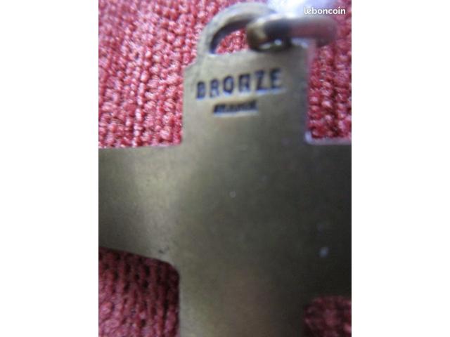 crusifix bronze