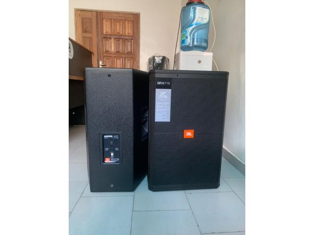 DES BAFFLES JBL &  ENCEINTES A  BON PRIX