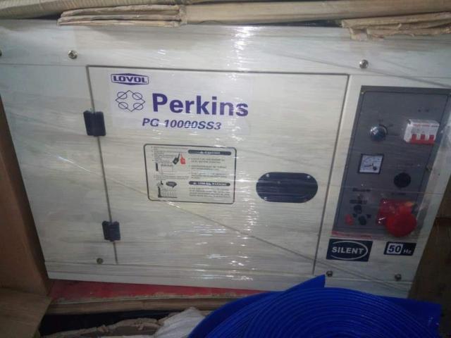 DES GROUPES ELECTROGENES DIESEL / ESSENCE A VENDRE N°1