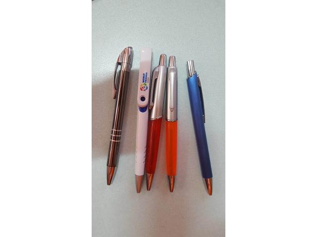 DES LOTS DE STYLOS PERONNALISES