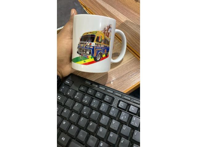 DES TASSES  MAGIQUES OU SIMPLES PERSONNALISÉES  A TRES BON PRIX