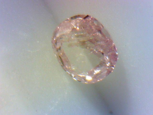 Photo Diamant taille en coussin de 0,10 ct, rose clair, clarté I1 image 1/6
