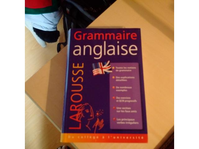 Photo Dictionnaire Larousse Grammaire Anglaise image 1/2