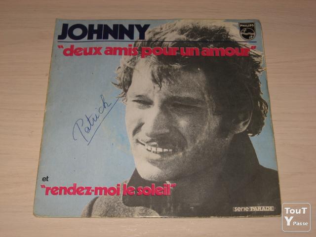 Photo Disque vinyl 45 tours johnny hallyday  deux amis pour un amour image 1/2
