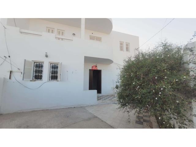 DUPLEX À HOUMT SOUK DJERBA ZU - RÉF V686