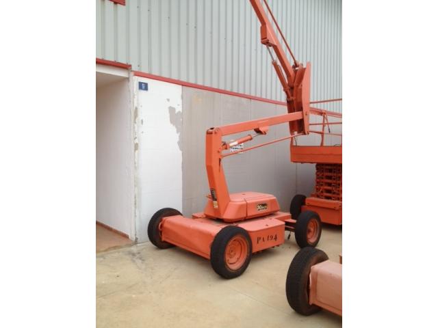 Photo Electric Articulated Arm, 30 E, 11.5 M. JLG image 1/4