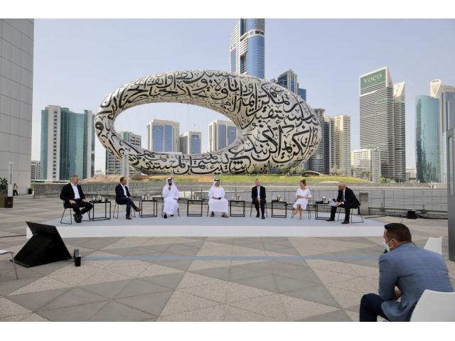 Photo Émirats Arabes Unis Recrute Des Employés Étrangers à Travailler au Dubaï image 1/2