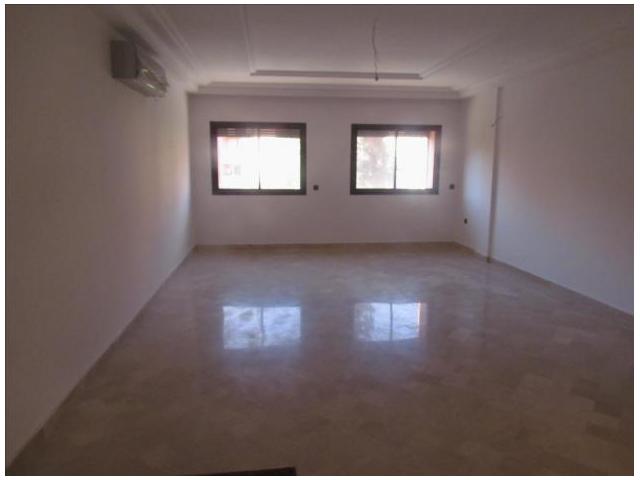 En location longue durée: Appartement de 137