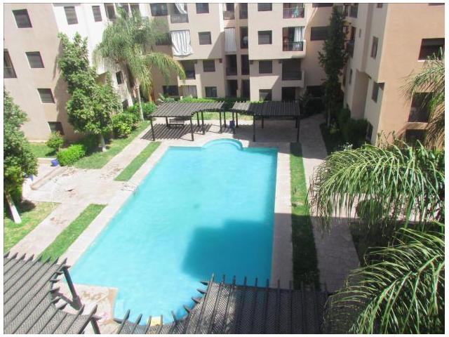 En location longue durée meublé  av piscine