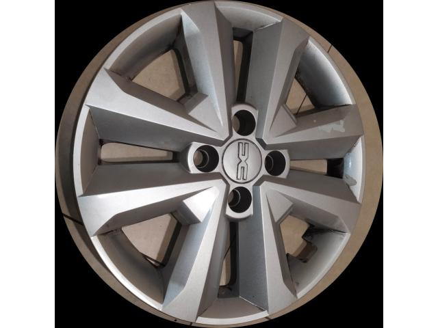 Enjoliveur gris Dacia.