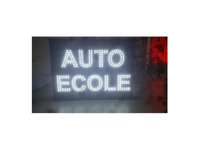 Photo ENSEIGNE LUMINEUSE LED “AUTO ECOLE” DOUBLE FACES image 1/3