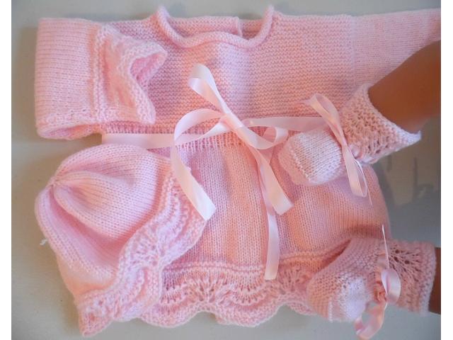 Photo Ensemble ou trousseau rose tricot laine bébé fait main image 1/6